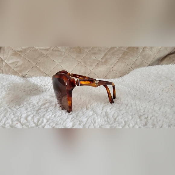 Prada sunglasses - Picture 3 of 5